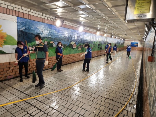 보도자료8+목감동+지하보도+환경정화 (1).jpg