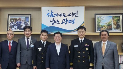광명시 역사 인물인 무의공 이순신 기리는 선양회와 잠수함 이순신함 함장 한자리에 모여