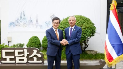 김동연, “태국은 경기도의 훌륭한 파트너”…태국 노동부 장관 만나 협력 강화