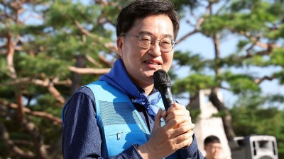 김동연, 광복80주년 맞이 경기둘레길 걸으며 “평화와 생태 생각하는 계기로”