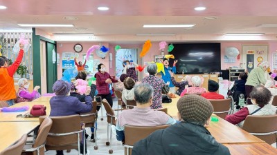 만안주간보호센터, ‘미술심리치료’ 통해 어르신 인지 기능 강화 및 정서 치유