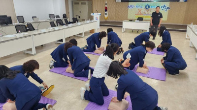 안양시, 명예시민과장회 대상 심폐소생술 교육…응급상황 대응 역량 강화