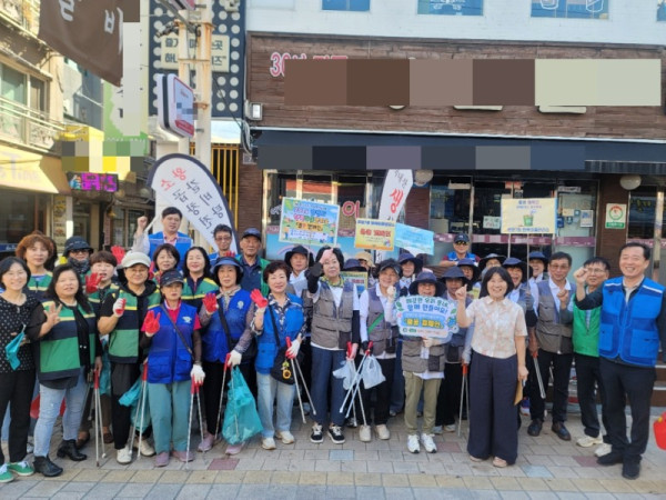 (광명6)광명시 행복마을관리소 담배꽁초 없는 거리 위한 줍꽁데이 실시.jpg